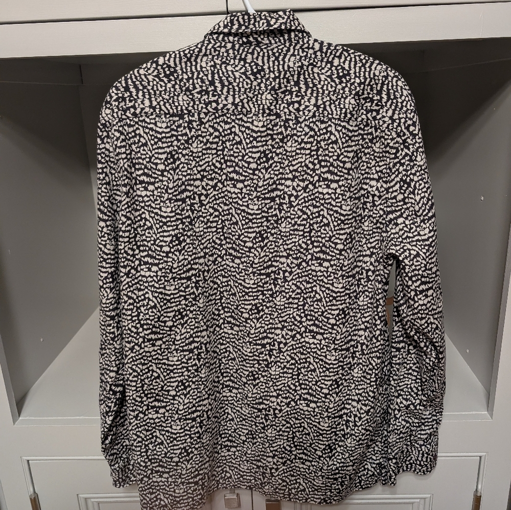 Ted Baker Men's L print for your wild side. Button detail gorgeous - Picture 7 of 15